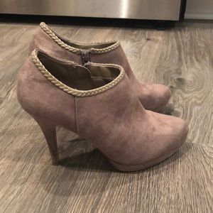 Grey x appeal ankle boots.